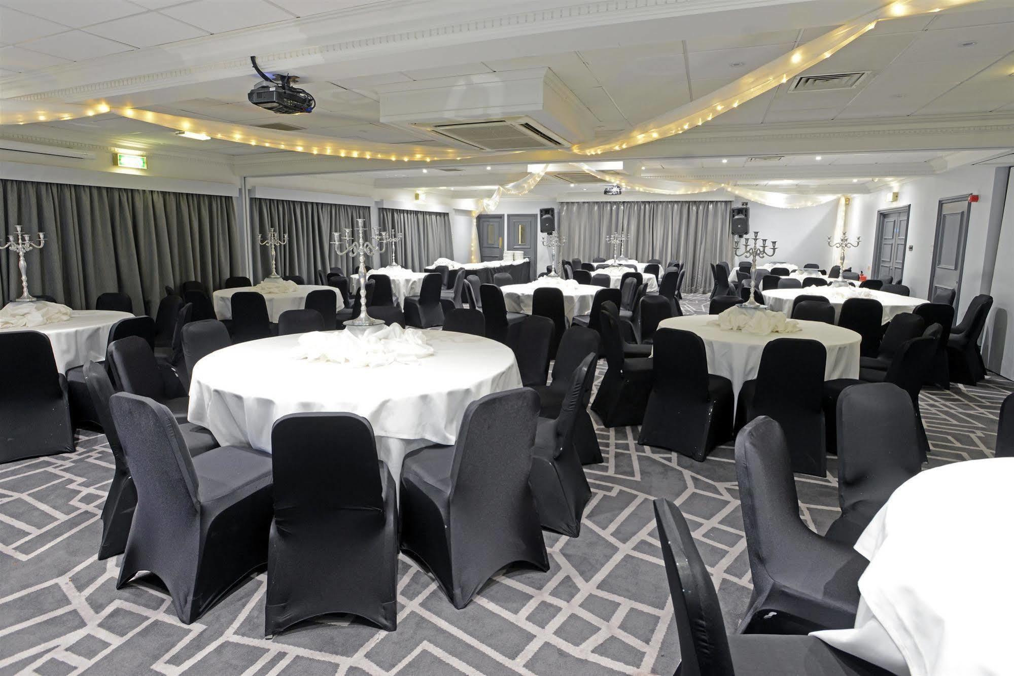 Village Hotel Nottingham Beeston  Εξωτερικό φωτογραφία
